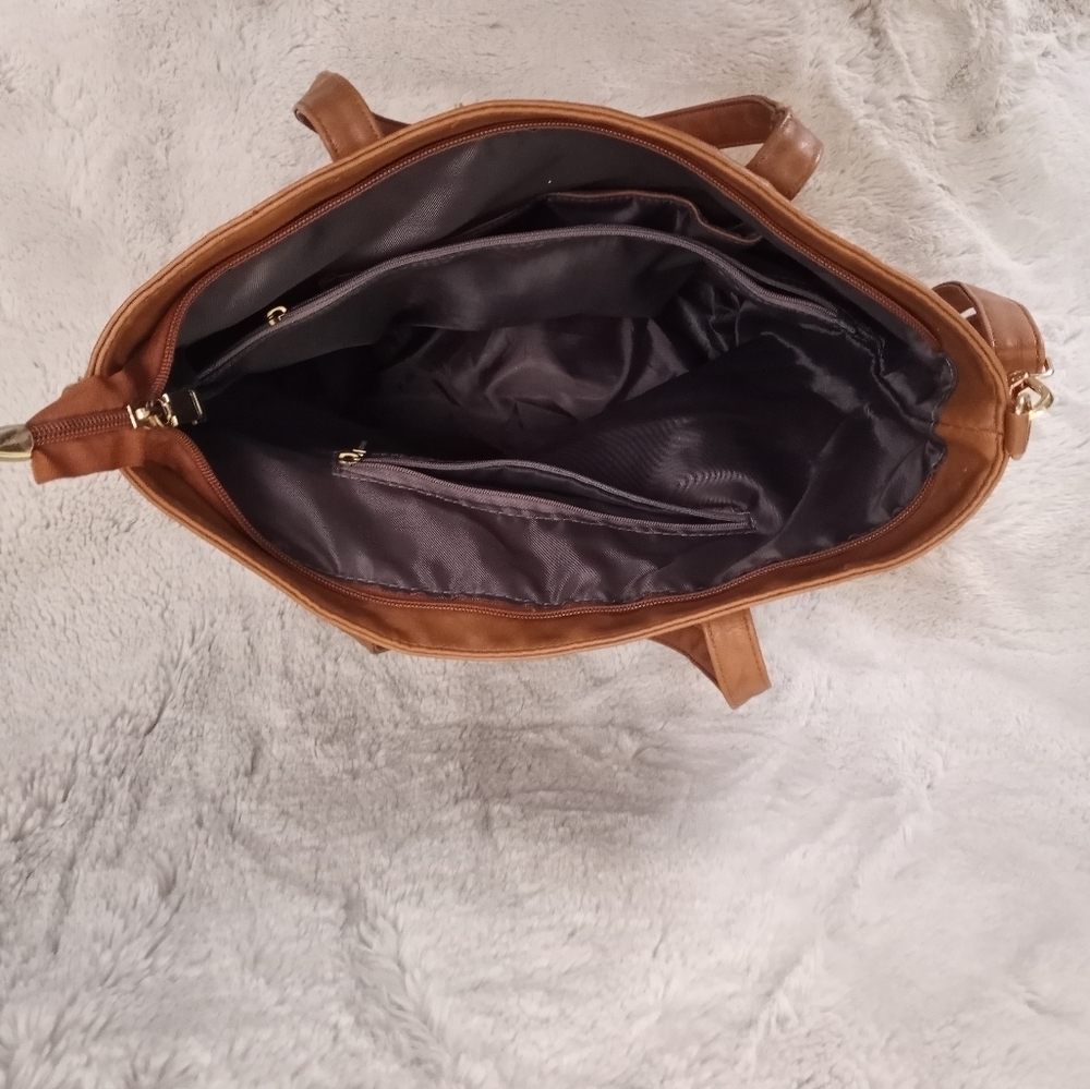 Modern + Chic Oversized Multi Compartment Vegan Leather Tote - Picture 3 of 7